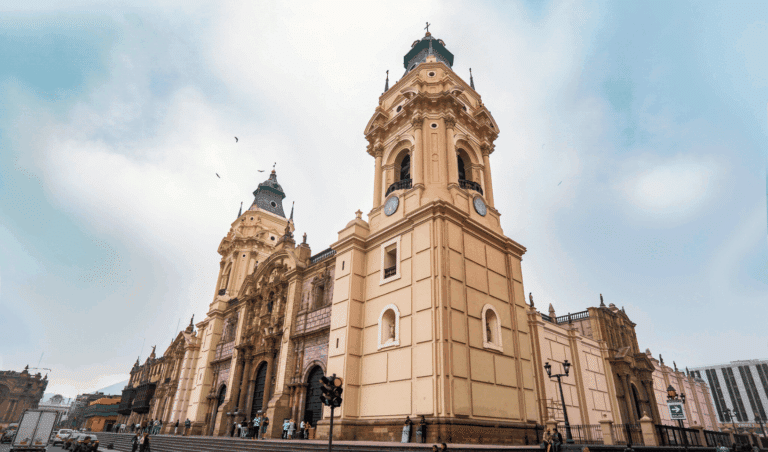 ARRIVE IN LIMA PERU -  - Adventure Tour