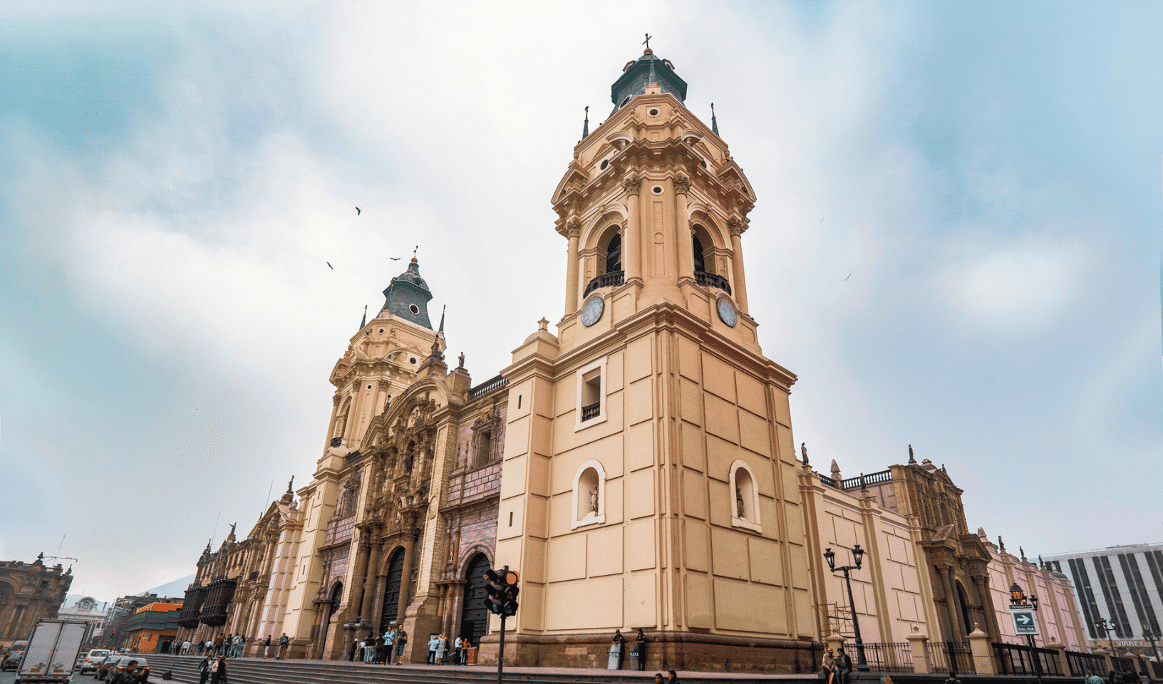 ARRIVE IN LIMA PERU -  - Adventure Tour